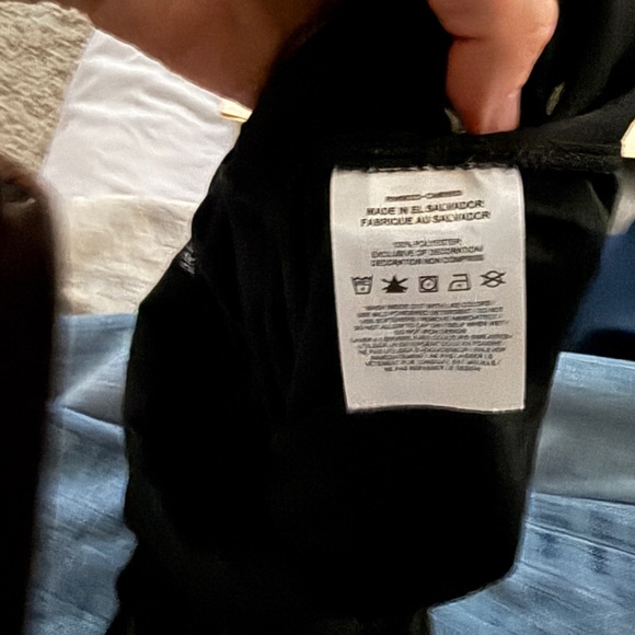 Nike Boys Black Tee with White Swish Logo. Dry-fit. Size Large. - Picture 4 of 4